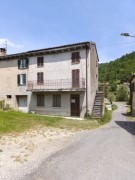 casale libero su tre lati