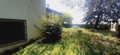 villa indipendente con giardino.