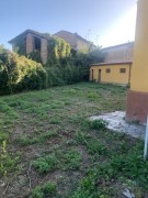 villa indipendente con giardino.