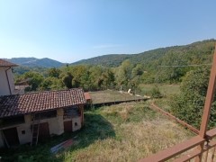 Due case con giardino privato
